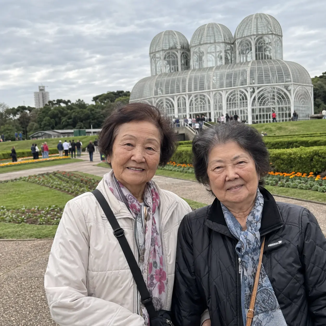 Casal no Jardim Botânico de Curitiba